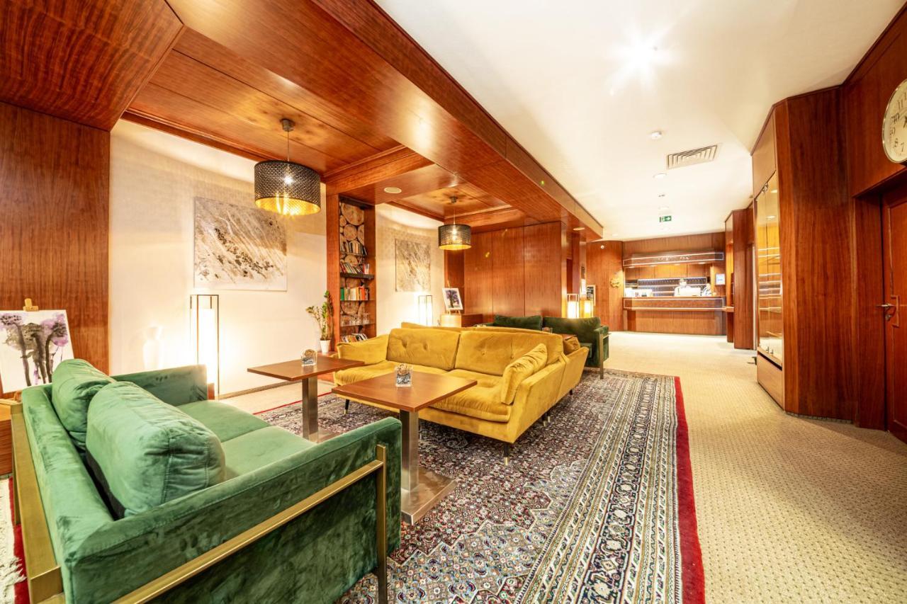 Arotel Living 3*